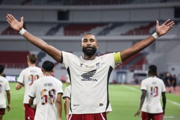 Yuran Fernandes Memimpin PSM Menang atas Cong An Ha Noi dengan Skor 1-0