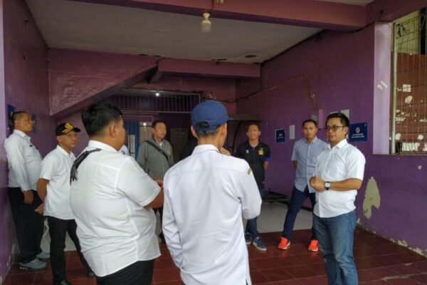 Alternatif judul untuk “Persik Gunakan Stadion Brawijaya di Kompetisi Liga 1 2025/2026” dapat berupa:
1. “Persik Pilih Stadion Brawijaya sebagai Markas di Liga 1 2025/2026”
2. “Stadion Brawijaya Jadi Tempat Persik Berlaga di Liga 1 2025/2026”
3. “Persik Bergabung dengan Liga 1 2025/2026 di Stadion Brawijaya”
4. “Kompetisi Liga 1 2025/2026: Persik Resmi Menggunakan Stadion Brawijaya”
5. “Persik Menetap di Stadion Brawijaya untuk Liga 1 2025/2026”
Silakan pilih salah satu atau gunakan sebagai inspirasi! Alternatif judul untuk "Persik Gunakan Stadion Brawijaya di Kompetisi Liga 1 2025/2026" dapat berupa:
1. "Persik Pilih Stadion Brawijaya sebagai Markas di Liga 1 2025/2026"
2. "Stadion Brawijaya Jadi Tempat Persik Berlaga di Liga 1 2025/2026"
3. "Persik Bergabung dengan Liga 1 2025/2026 di Stadion Brawijaya"
4. "Kompetisi Liga 1 2025/2026: Persik Resmi Menggunakan Stadion Brawijaya"
5. "Persik Menetap di Stadion Brawijaya untuk Liga 1 2025/2026"
Silakan pilih salah satu atau gunakan sebagai inspirasi!