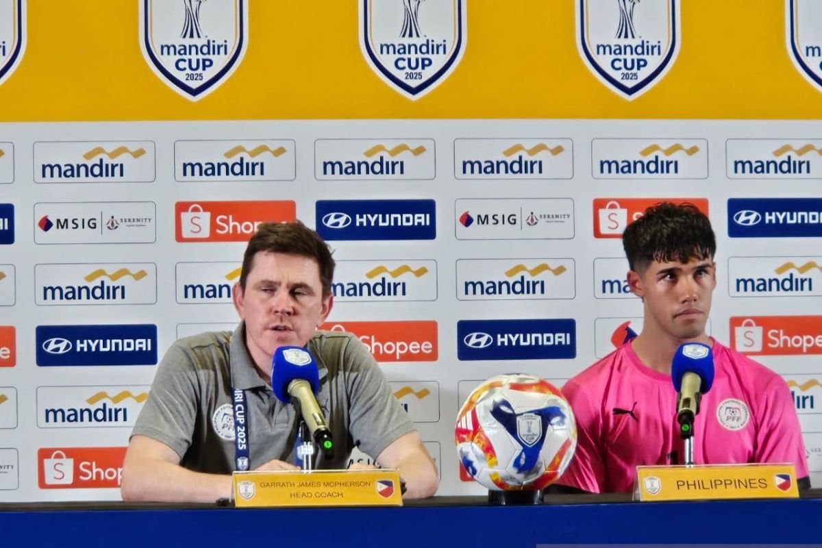 Berikut adalah beberapa alternatif judul untuk "Pelatih Filipina Soroti Minimnya Persiapan Usai Dikalahkan Indonesia":

1. "Pelatih Filipina Ungkap Kurangnya Persiapan Setelah Kekalahan dari Indonesia"
2. "Kekalahan atas Indonesia, Pelatih Filipina Tegaskan Persiapan yang Tidak Cukup"
3. "Pelatih Timnas Filipina: Kekalahan dari Indonesia Akibat Persiapan yang Minim"
4. "Minimnya Persiapan Jadi Sorotan Pelatih Filipina Setelah Kekalahan dari Indonesia"
5. "Setelah Dihajar Indonesia, Pelatih Filipina Kritik Persiapan Timnya"
6. "Pelatih Filipina: Kekalahan dari Indonesia Dipengaruhi oleh Kurangnya Persiapan"
7. "Pelatih Filipina Tinjau Ulang Persiapan Usai Kekalahan dari Indonesia"

Silakan pilih yang menurut Anda paling sesuai!