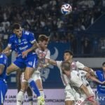 Tentu! Berikut adalah beberapa alternatif judul untuk "Rangkaian Jadwal Persib Bandung di Agustus 2025":

1. "Jadwal Pertandingan Persib Bandung Bulan Agustus 2025"
2. "Agenda Pertandingan Persib Bandung di Agustus 2025"
3. "Susunan Jadwal Persib Bandung untuk Agustus 2025"
4. "Rincian Jadwal Pertandingan Persib Bandung Agustus 2025"
5. "Persib Bandung: Jadwal Pertandingan Bulan Agustus 2025"
6. "Daftar Pertandingan Persib Bandung di Agustus 2025"
7. "Jadwal Lengkap Persib Bandung di Bulan Agustus 2025"
8. "Persib Bandung: Rangkaian Pertandingan Agustus 2025"

Silakan pilih yang paling sesuai atau modifikasi sesuai kebutuhan!