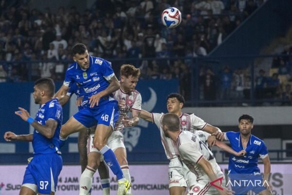 Tentu! Berikut adalah beberapa alternatif judul untuk “Rangkaian Jadwal Persib Bandung di Agustus 2025”:
1. “Jadwal Pertandingan Persib Bandung Bulan Agustus 2025”
2. “Agenda Pertandingan Persib Bandung di Agustus 2025”
3. “Susunan Jadwal Persib Bandung untuk Agustus 2025”
4. “Rincian Jadwal Pertandingan Persib Bandung Agustus 2025”
5. “Persib Bandung: Jadwal Pertandingan Bulan Agustus 2025”
6. “Daftar Pertandingan Persib Bandung di Agustus 2025”
7. “Jadwal Lengkap Persib Bandung di Bulan Agustus 2025”
8. “Persib Bandung: Rangkaian Pertandingan Agustus 2025”
Silakan pilih yang paling sesuai atau modifikasi sesuai kebutuhan! Tentu! Berikut adalah beberapa alternatif judul untuk "Rangkaian Jadwal Persib Bandung di Agustus 2025":
1. "Jadwal Pertandingan Persib Bandung Bulan Agustus 2025"
2. "Agenda Pertandingan Persib Bandung di Agustus 2025"
3. "Susunan Jadwal Persib Bandung untuk Agustus 2025"
4. "Rincian Jadwal Pertandingan Persib Bandung Agustus 2025"
5. "Persib Bandung: Jadwal Pertandingan Bulan Agustus 2025"
6. "Daftar Pertandingan Persib Bandung di Agustus 2025"
7. "Jadwal Lengkap Persib Bandung di Bulan Agustus 2025"
8. "Persib Bandung: Rangkaian Pertandingan Agustus 2025"
Silakan pilih yang paling sesuai atau modifikasi sesuai kebutuhan!