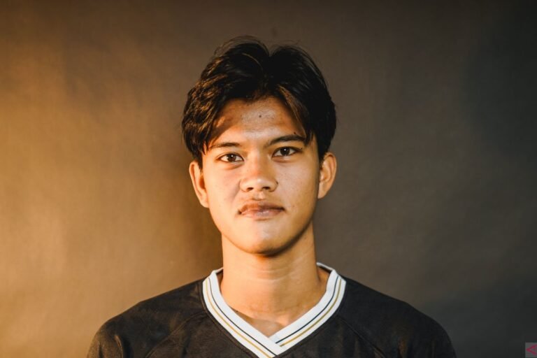 Dewa United Meminjam Bek Muda Rizdjar Nurviat dari Borneo FC