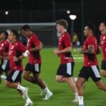 Berikut adalah beberapa alternatif judul untuk artikel tersebut:

1. "Kembalinya Shin Tae-yong ke Timnas Dinilai Tidak Solutif"
2. "Pengamat: Kembalinya Shin Tae-yong Bukan Jawaban untuk Masalah Timnas"
3. "Shin Tae-yong Kembali Latih Timnas, Tapi Apakah Ini Solusi yang Tepat?"
4. "Kritik Terhadap Kembalinya Shin Tae-yong: Apakah Ini Satu-satunya Solusi Timnas?"
5. "Kembalinya Pelatih Shin Tae-yong: Solusi atau Tantangan Baru bagi Timnas?"
6. "Pengamat: Tidak Ada Jaminan Shin Tae-yong Kembali Menyelesaikan Masalah Timnas"
7. "Shin Tae-yong Kembali ke Timnas: Harapan atau Ilusi?"

Silakan pilih atau modifikasi sesuai kebutuhan!